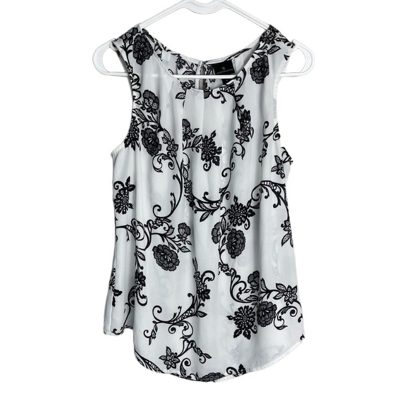 Worthington Tops - Worthington Black and White Floral Sleeveless Top